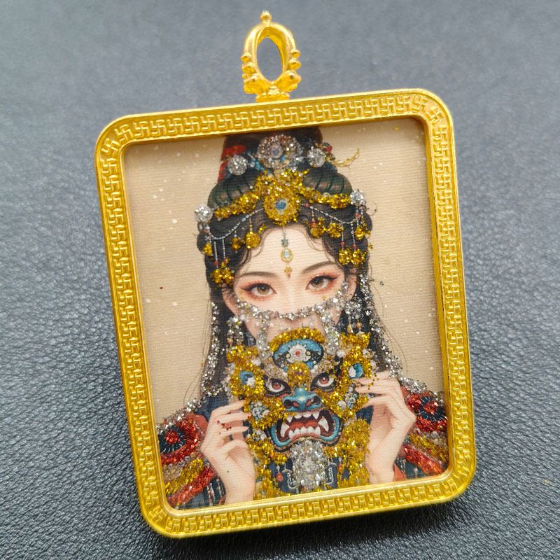 Nowe ręcznie malowane złote pudełko thangka z nepalskiego Zakiramu, żeńskie bóstwo z przeszłości i teraźniejszości, z wiszącą liną_voghion.com