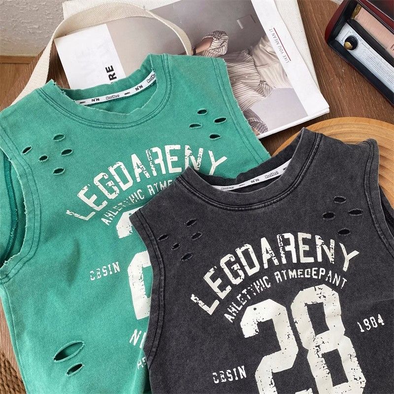 Ropa para niños 2024 Estilo de verano Color frito Chaleco de algodón puro para niños Agujero lavado y desgastado Bebé Camiseta sin mangas de algodón puro_voghion.com