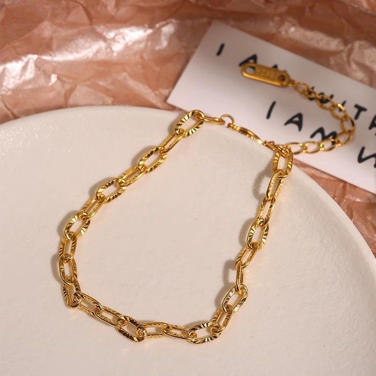 Embossed 20234 New Titanium Steel Gold Plated Light Luxury Niche Simple Versatile Thin Chain Bracelet For Women_voghion.com