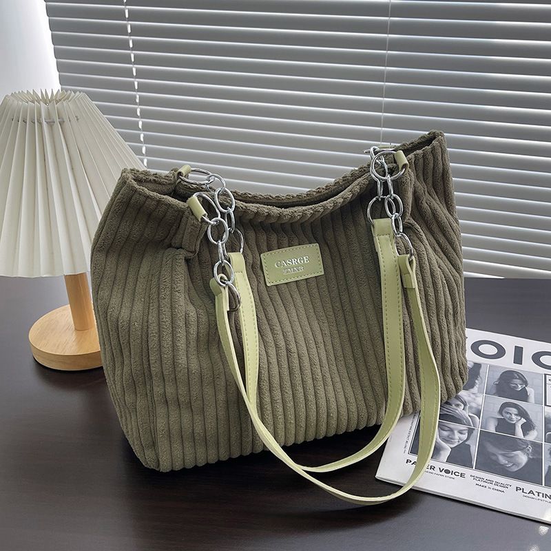 Borsa a tracolla singola alla moda in velluto a coste con catena, grande capacità, da donna, autunno 2023_voghion.com