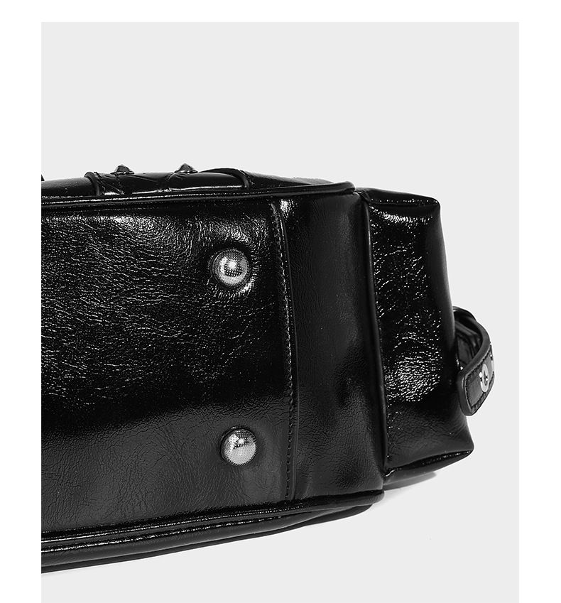 Sac à main tendance à rivets, bandoulière simple, multi-poches, en cuir ciré à l'huile, nouvelle tendance printemps-été 2025, polyvalent_voghion.com