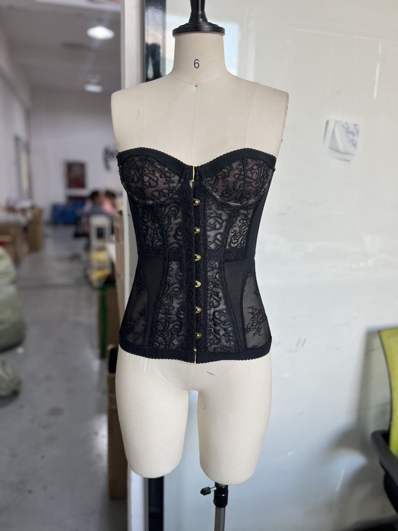 Sexy bustier in pizzo, top estivo senza spalline, stile dolce e fresco per donna, taglie S/M/L, nero e beige_voghion.com