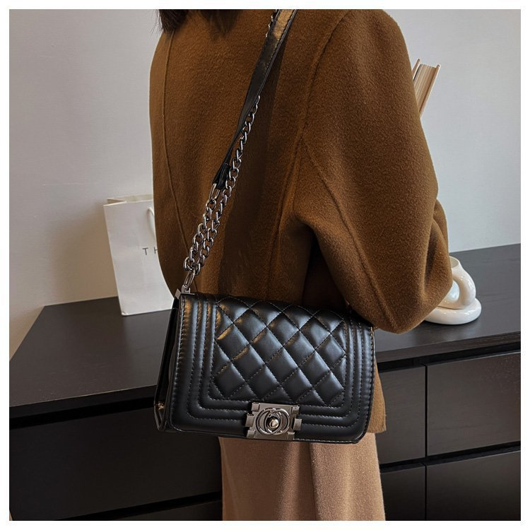 Modieuze gewatteerde schoudertas met kettingriem - Kleine crossbodytas Trendy vierkante portemonnee met slotsluiting, casual chique stijl voor dagelijks gebruik_voghion.com