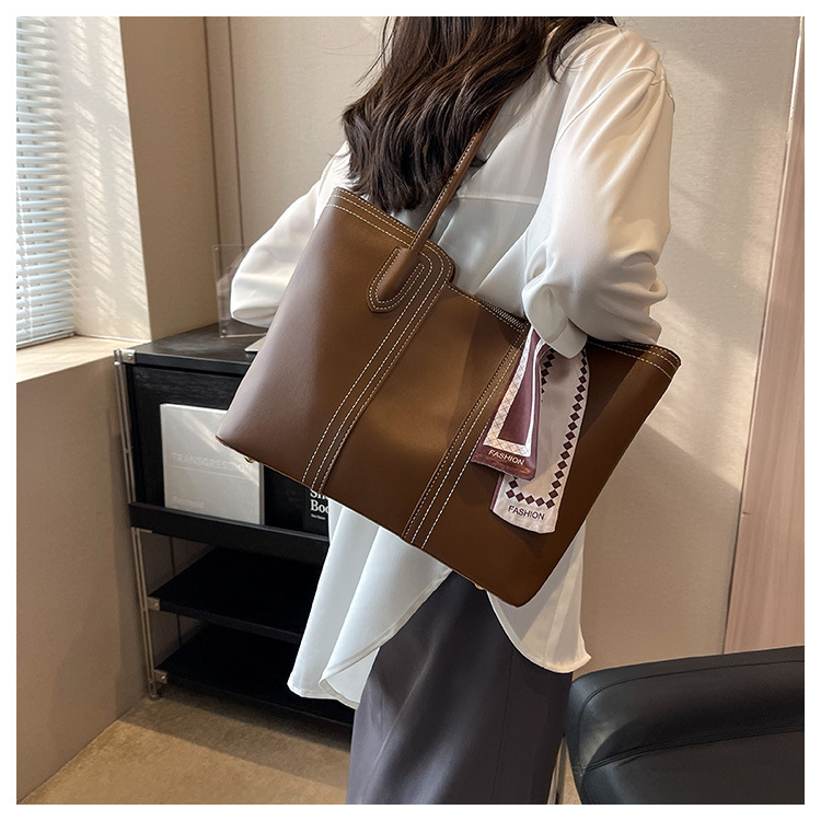Borsa a tracolla versatile da donna, di grande capacità, primavera/estate 2024, con texture popolare, per i pendolari_voghion.com