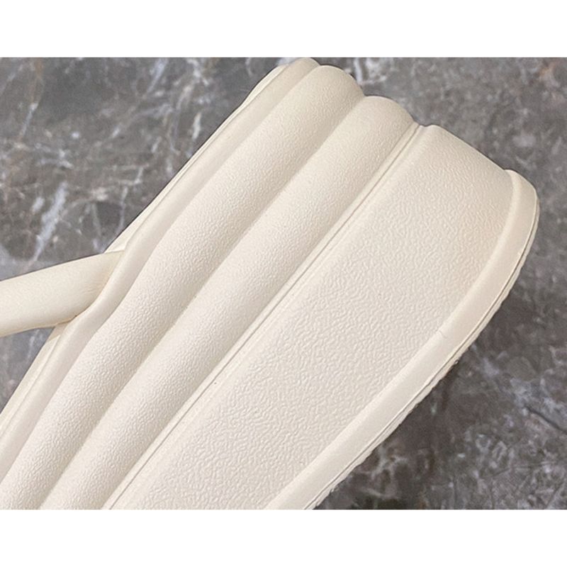 Chinelos Plataforma Femininos 2024 Novo Verão Use Um Alto Senso de Moda Com Sapatos de Praia Para Sair Para Aumentar as Sandálias_voghion.com