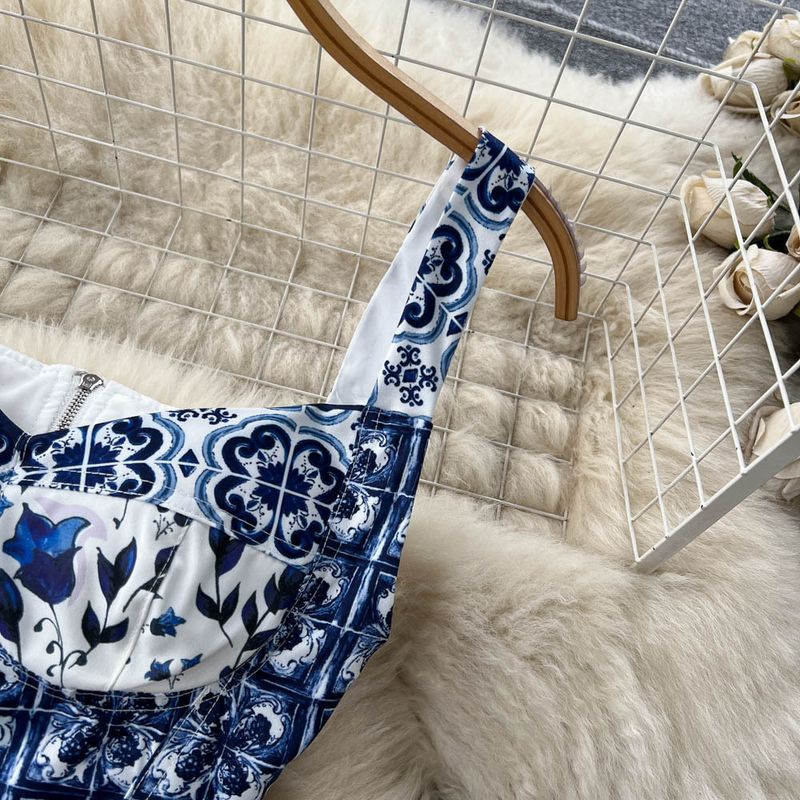 Abbigliamento da donna, estivo, blu e bianco, con stampa in porcellana, completo tridimensionale con cuscinetti per il seno, top corto a tubino, bretelle, gonna plissettata, set da due pezzi_voghion.com