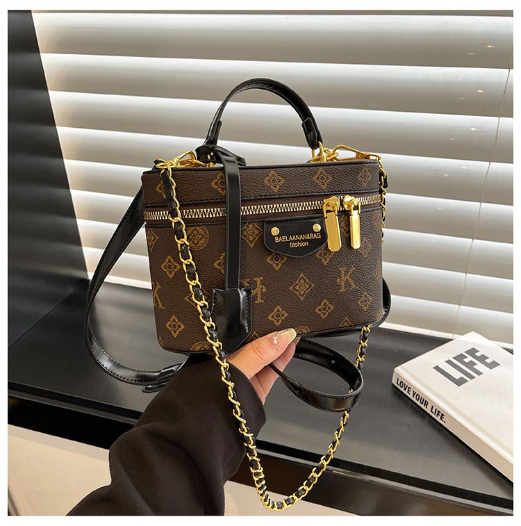 High-end Vintage Box Women's Shoulder Bucket 2025 Summer New Fashion Versatile Crossbody Small Bag_voghion.com