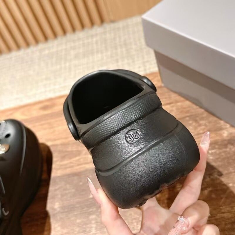 Beach Versatile Fashion Hole Casual Summer Shoes 2025 Sandals Thick Sole Women's Wedge Heel_voghion.com