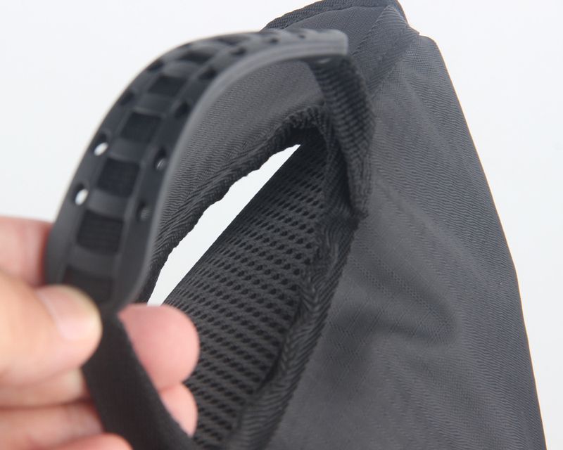 Mochila ultraligera para ciclismo, trail y running, ideal para deportes al aire libre._voghion.com