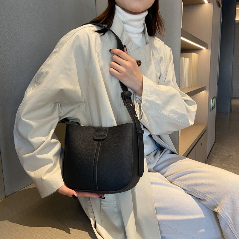 Borsa a tracolla da spiaggia intrecciata a mano in stile francese giapponese in paglia di rattan 2025, nuova, per le donne_voghion.com
