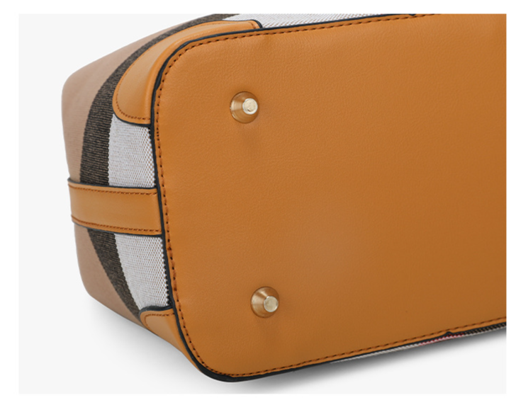 2023 Nieuwe high-end netto rode canvas geruite emmertas Damestas Buitenlandse stijl Messenger bag met enkele schouder_voghion.com