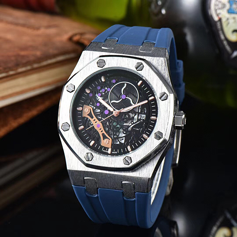 Hot Selling Classic Atmospheric Silver Lassa Dial European Oak Quartz Pointer Calendar Watch Batch Luxurious High Quality Watch_voghion.com