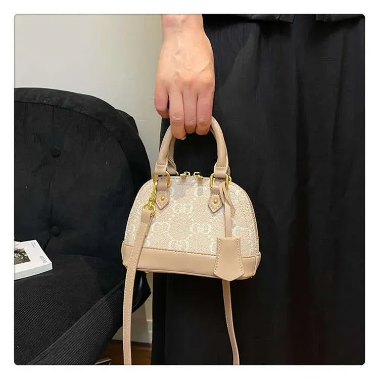 French Niche For Women Spring Summer New Classic Versatile Shoulder High-end Shell Bag_voghion.com