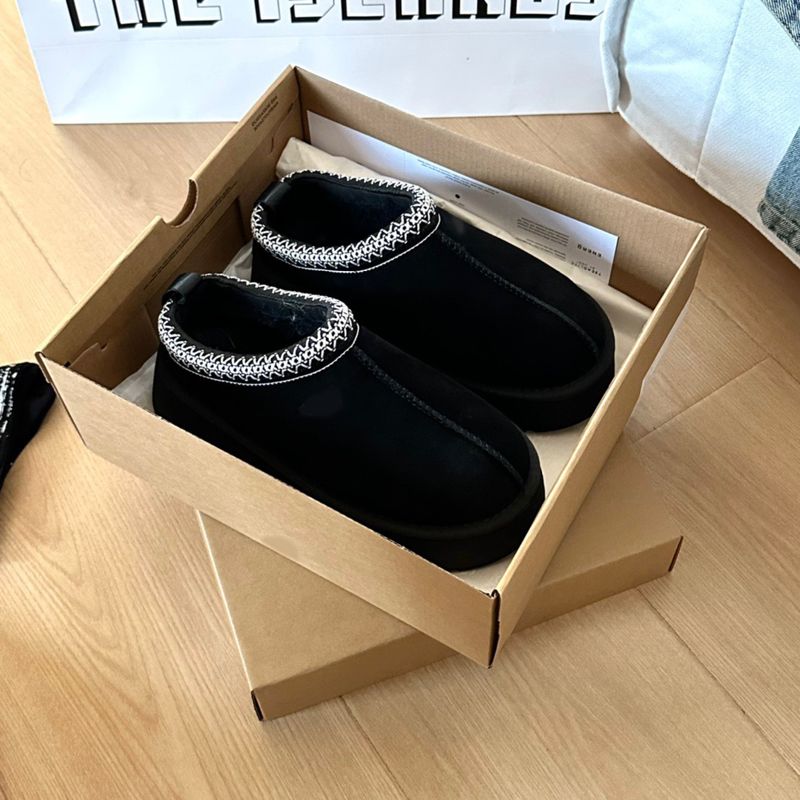 Designer Snow Boots Classics Slippers Women Fur Slides Men Sand Ultra Mini Platform Boot Slip-on Les Petites Suede Non Slip, Toe Cap Slippers Designer_voghion.com