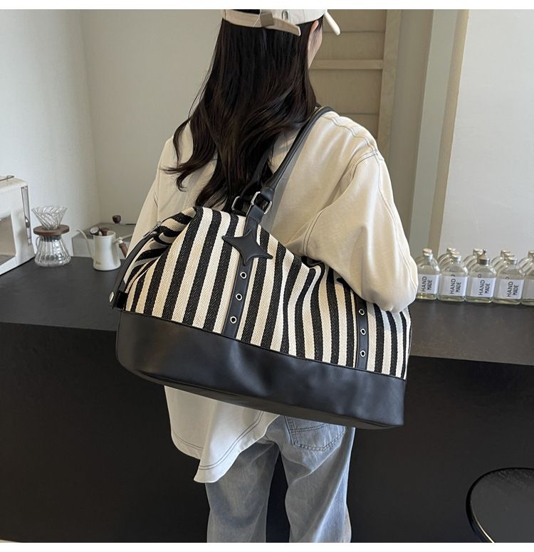 Borsa da viaggio leggera a righe alla moda da donna, grande capacità, borsa per il tempo libero, yoga e fitness, spessa e resistente, borsa da viaggio con una sola spalla_voghion.com