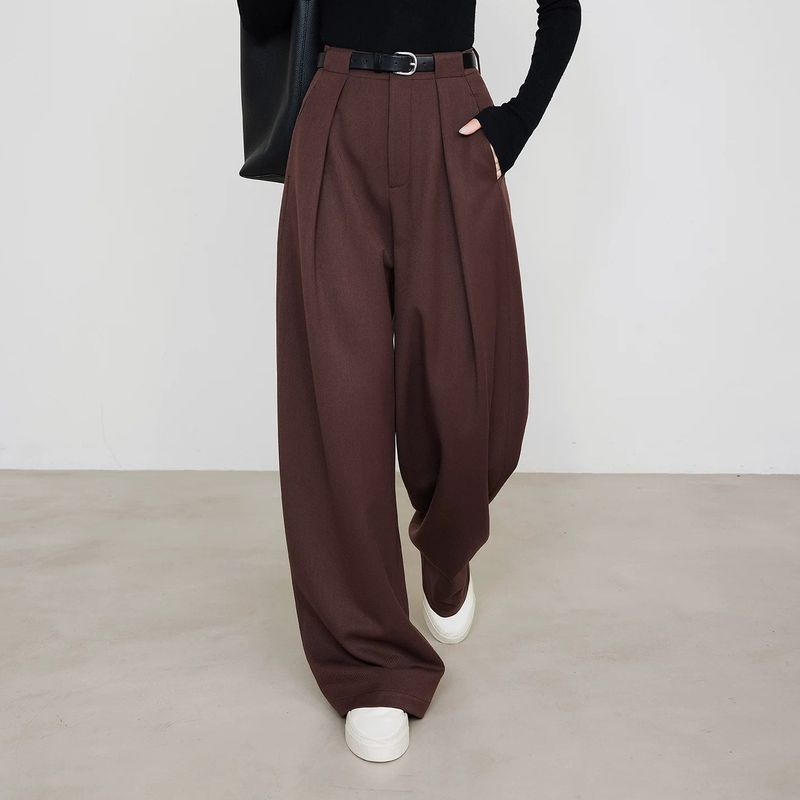 Pantaloni larghi e snelli in acetato Tencel, stile autunno 2025, drappeggiati e dimagranti, modello Old Money Suit, colore rosso_voghion.com