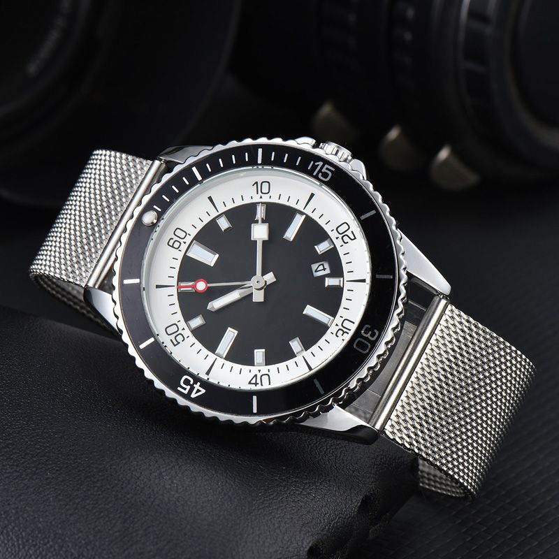 Hot Sale Férfi sportórák Quartz Luxus karóra többfunkciós automata dátum gumiszíj Hot Sale Divat Férfi órák nagykereskedés_voghion.com