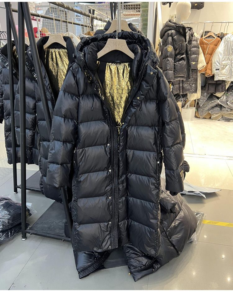 Casaco parka longo unissex premium em plumas de ganso pretas e douradas com capuz removível (96% penas de ganso brancas, 5 tamanhos)_voghion.com