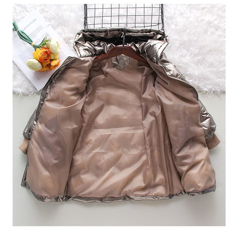 Abbigliamento per bambini Cappotto di cotone per ragazze 2024 nuovo cappotto invernale ispessito elegante piccolo in cotone per bambini cappotto di cotone in pelle brillante lavabile senza piumino_voghion.com