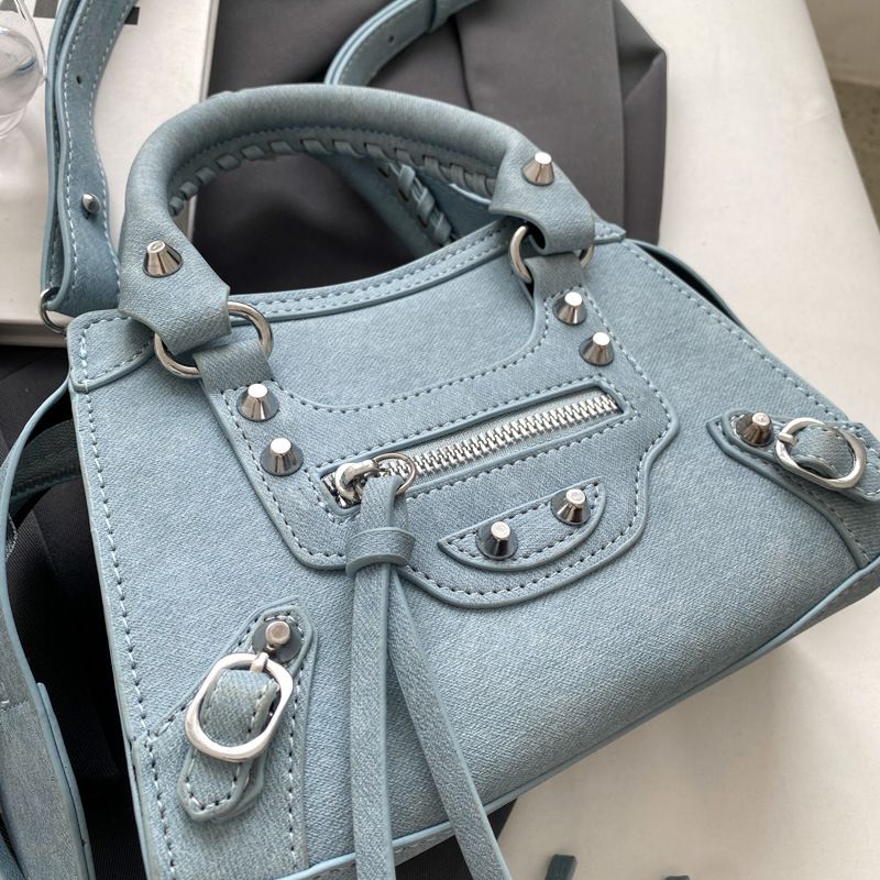 Beibei Shangpin 2023 New Korean Chic Fashion Simple Rivet Motorcycle Handheld One Shoulder Diagonal Cross Tidal Women's_voghion.com