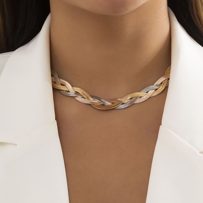 Hot Sales Boho Simple Twist Snake Chain Clavicle Necklace Women's Retro 2024 Fashion Metal Charm Color Necklaces Girl Jewelry_voghion.com