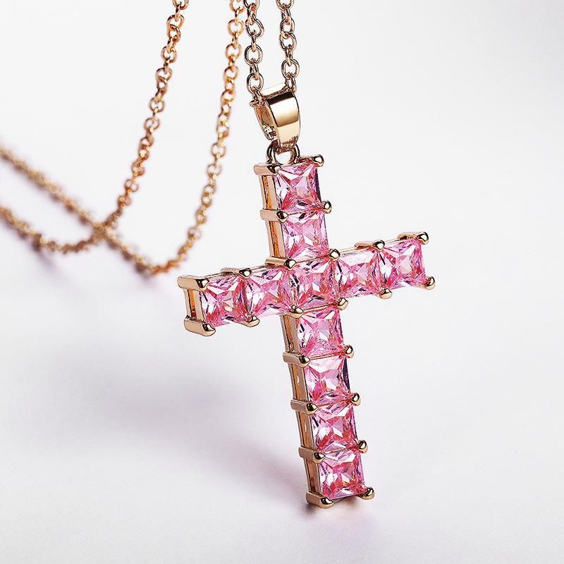 Populární křížový náhrdelník s přívěskem plný diamantových čtvercových zirkonových hip-hopových módních šperků na krk_voghion.com
