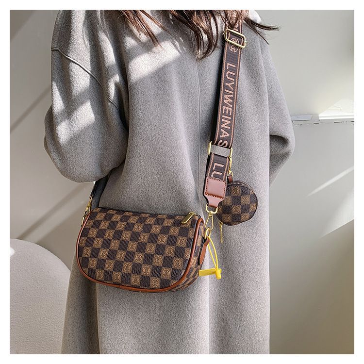 Borsa famosa su Internet per le donne nel 2024, nuova borsa quadrata piccola stampata alla moda, tracolla larga versatile, singola_voghion.com
