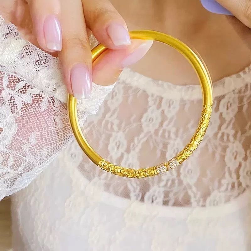 Gold shop same style ancient sand gold hoop Ruyi auspicious cloud pattern diamond solid open fashion bracelet long-lasting color_voghion.com