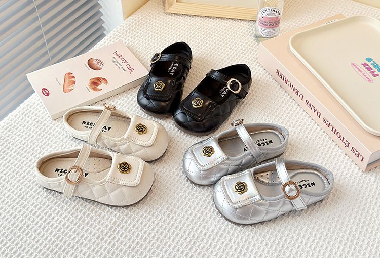 Sandali chiusi per bambini, estate 2025, nuove scarpe da principessa per ragazze, stile coreano Little Chane, suola morbida, cinturino singolo_voghion.com