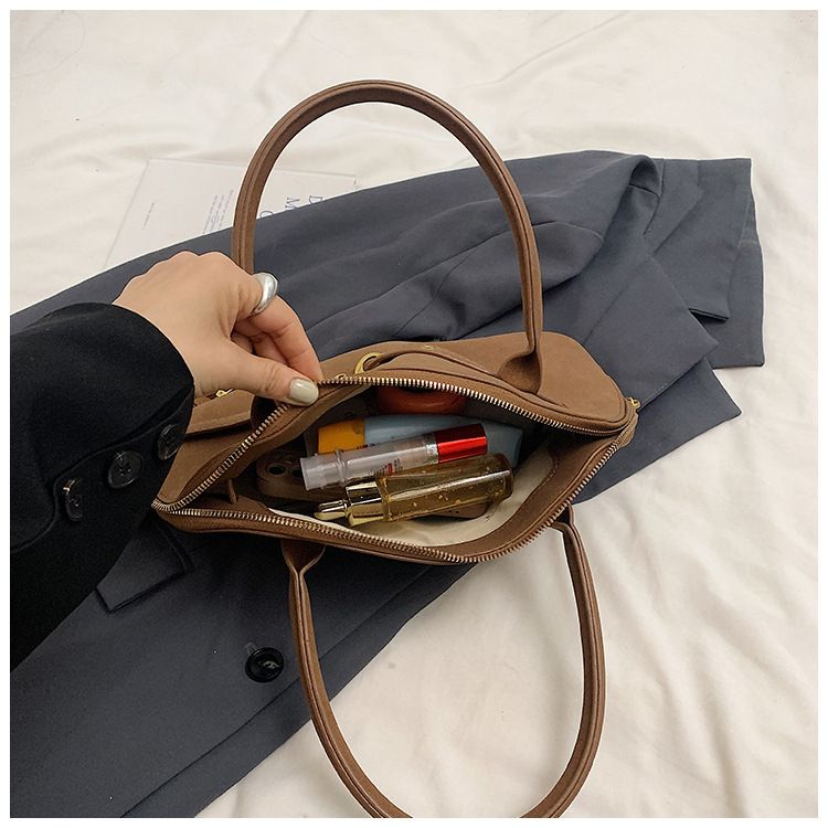 Matte shell bag, large capacity fashionable handbag for women, 2024 autumn and winter new item, high-end versatile_voghion.com