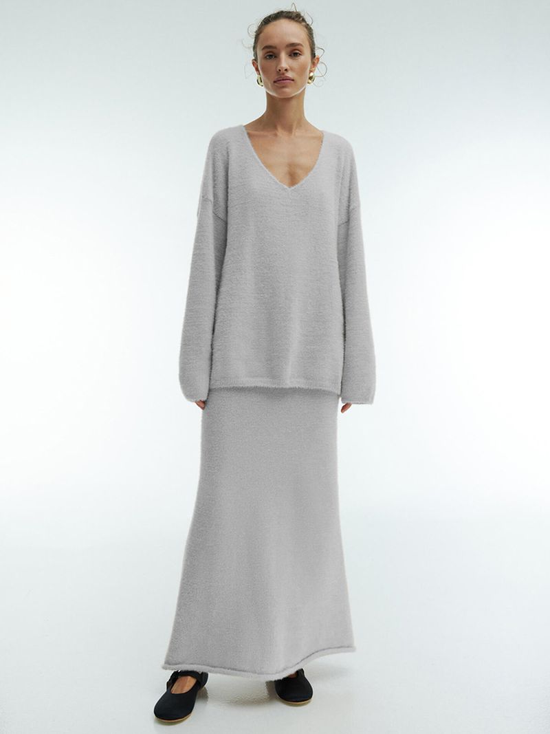 Mink Fur For Women, Autumn And Winter Commuting Simple Knitted V-neck Sweater + Skirt Set Wrinkle Outfit_voghion.com