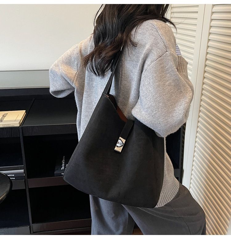 Stylish Suede Shoulder Bag For Women - Vintage Inspired Bucket Bag With Magnetic Closure, Spacious Interior For Daily Use Commuter Bucket Bag_voghion.com