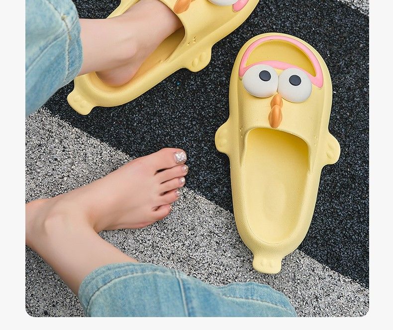 Clownfish slippers for women summer 2024 new cute indoor home stepping shit feeling thick bottom non slip sandals for outdoor wear_voghion.com