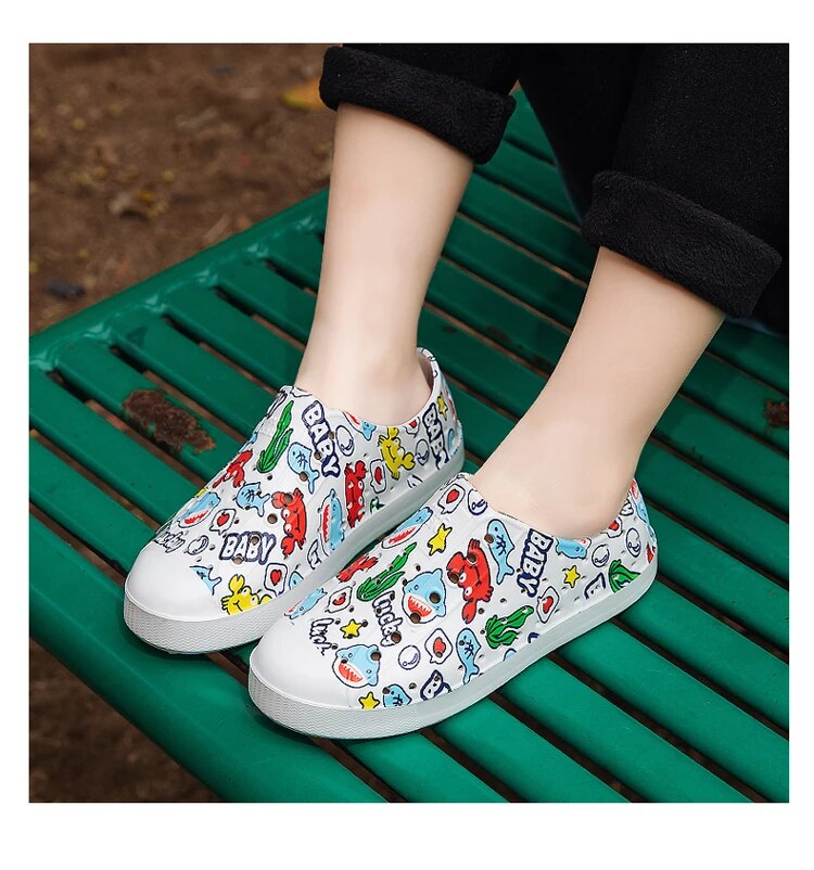 Boys and Girls Put on Beach Summer Swimming Sandals Children's Light Water Hollow Out Foam Running Shoes 26-35_voghion.com