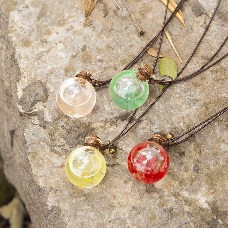 Piccolo ciondolo in vetro per interni auto, ornamento artistico e fresco per bottiglia di profumo appesa_voghion.com