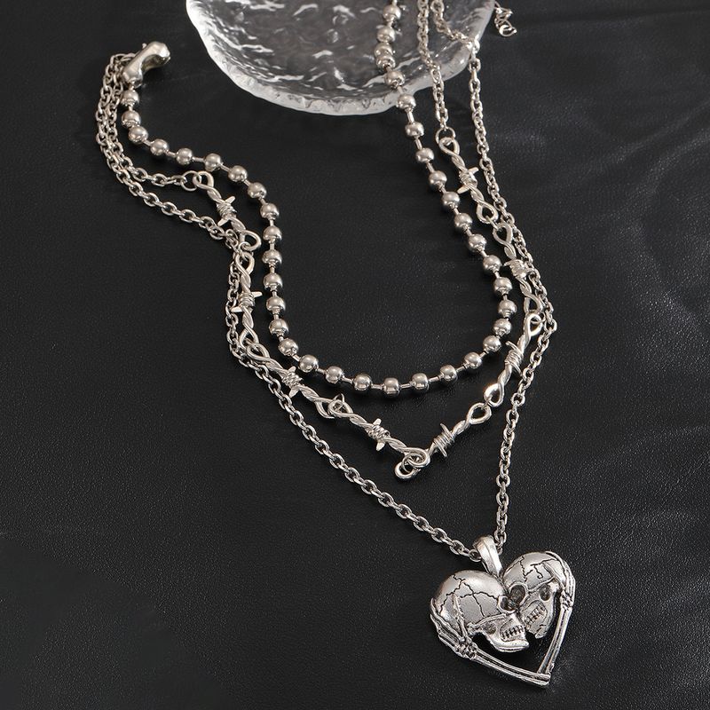 Punk Pendant Wholesale Retro Skull Heart Shaped Stacking Necklace Personalized Niche High End Halloween Jewelry_voghion.com