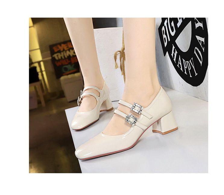 1389-1 Scarpe da donna Mary Jane dolci e versatili quotidiane con tacco medio in pelle laccata, bocca bassa, testa tonda, diamante d'acqua_voghion.com
