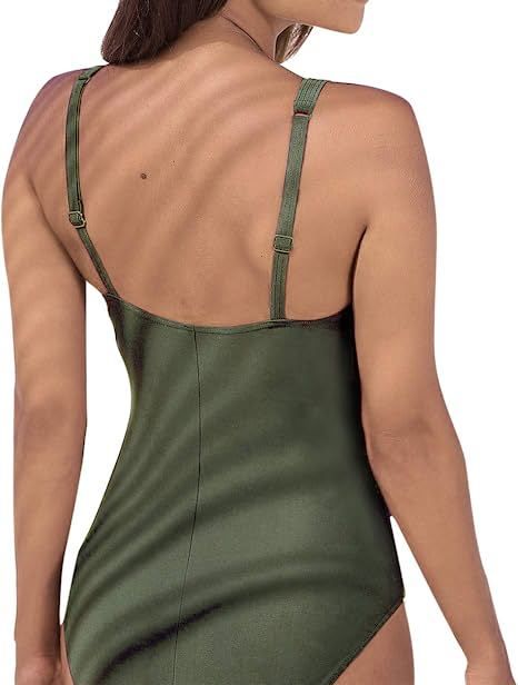 Conjunto de biquíni feminino casual e confortável de três pontas_voghion.com