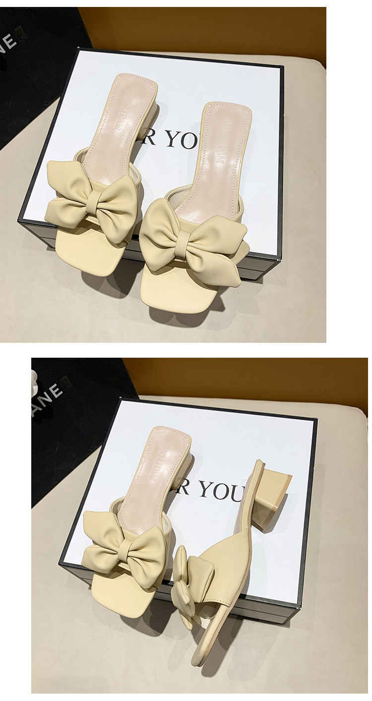 Õrna tuulega paksu kontsaga lipsuga sandaalid ja sussid 2023. aasta kevad- ja suveks. Uued prantsuse stiilis plätud seelikuga kingadega._voghion.com