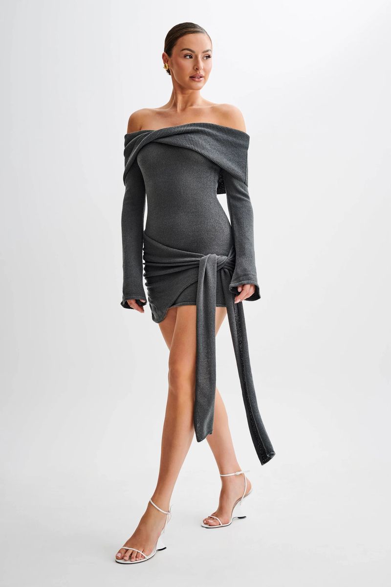 Abito aderente sexy in maglia con spalle scoperte e dettaglio allacciato - Mini abito a maniche lunghe per donna, stile streetwear chic, misto poliestere_voghion.com