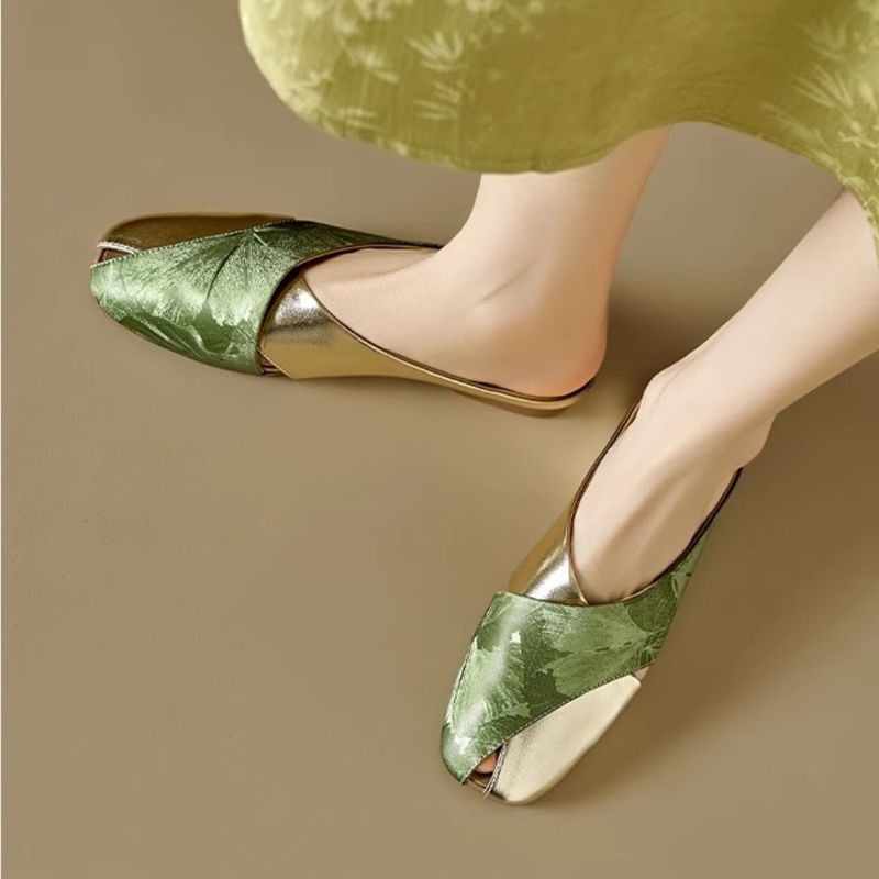 Nieuwe Chinese nationale stijl gesloten teen halfhoge zomer 2025 high-end coole pantoffels voor dames buiten platte zachte zool enkel_voghion.com
