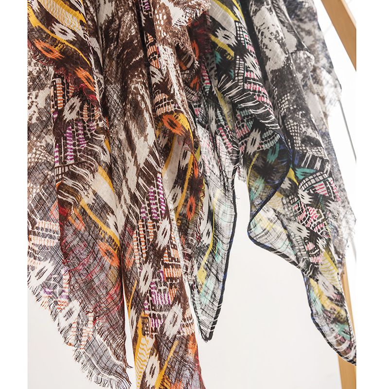 Sciarpa stampata in cashmere personalizzata alla moda nuova primavera 2024, morbida e delicata sulla pelle, multifunzionale, con nappe_voghion.com