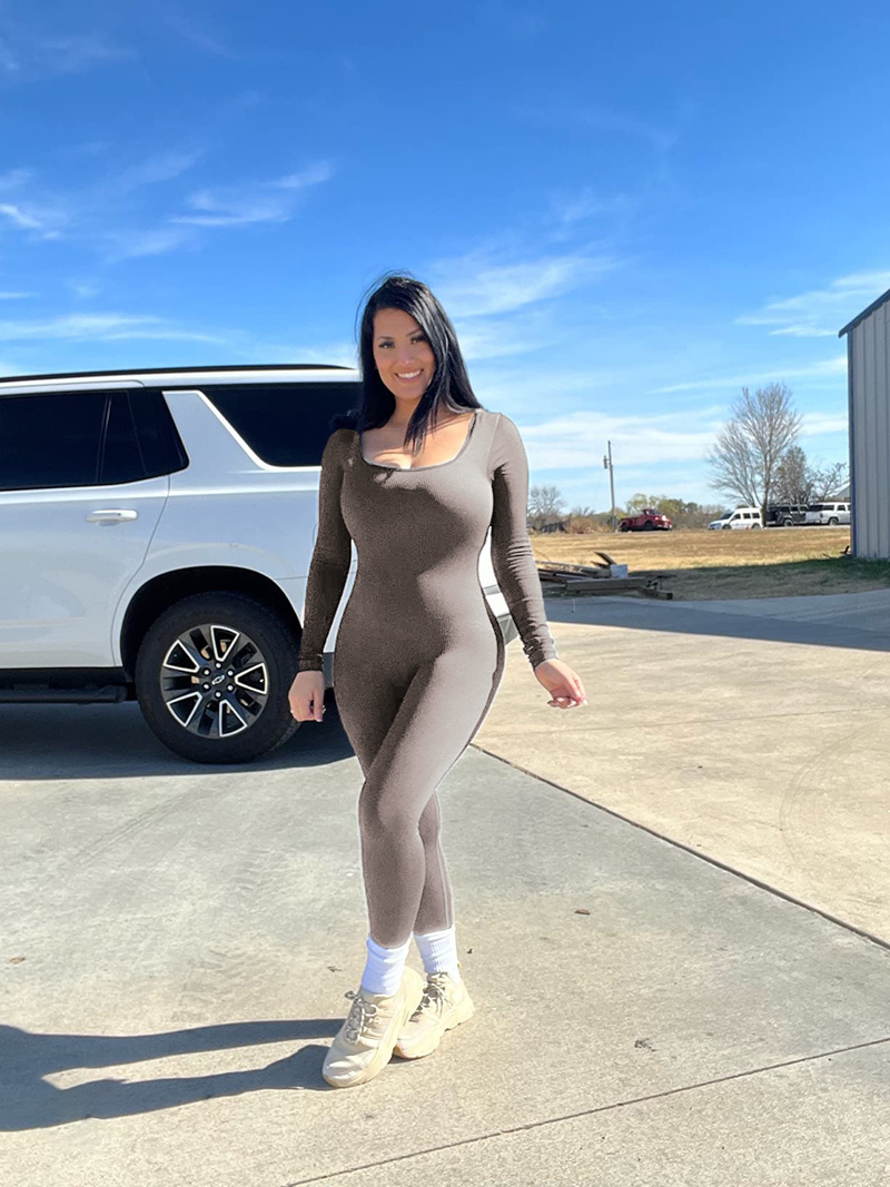 Dame eksklusivt sportstøj i Fiess-stof med sømløs splejsning og høj elasticitet. 75% nylon + 25% spandex._voghion.com