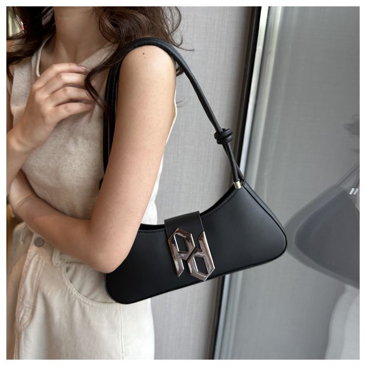 Simple fashion casual shoulder bag niche casual underarm bag 2023 Summer new Korean fashion small square bag_voghion.com