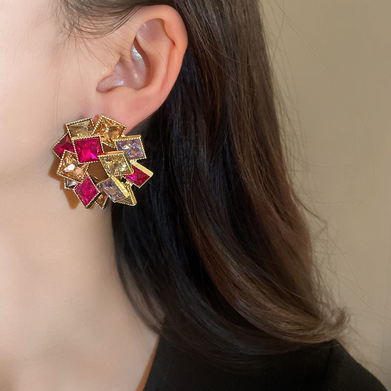 Orecchini dal design esagerato personalizzati con spilla in argento e fiore quadrato con diamanti, piccoli orecchini alla moda, orecchini premium_voghion.com