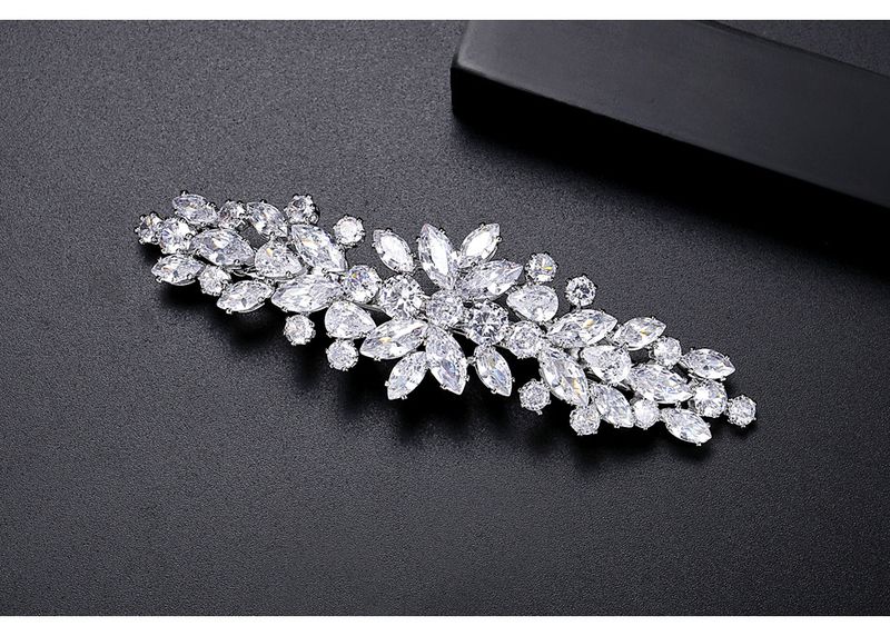 Elegante pettine per capelli da donna con zirconi per acconciature da sposa e styling quotidiano - Design floreale con base in rame ipoallergenico_voghion.com