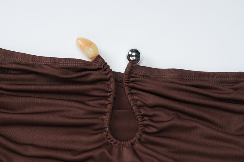 Heiße Selg-Kleidung in Europa und Amerika Herbst und Winter 2024, neues sexy trägerloses Plissee-Hüftkleid mit U-Ausschnitt, Großhandel_voghion.com