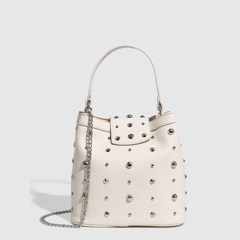 Nuova borsa a mano metallizzata con rivetti, borsa a tracolla con catena a secchiello a pois in stile punk, borsa da donna a spalla singola_voghion.com