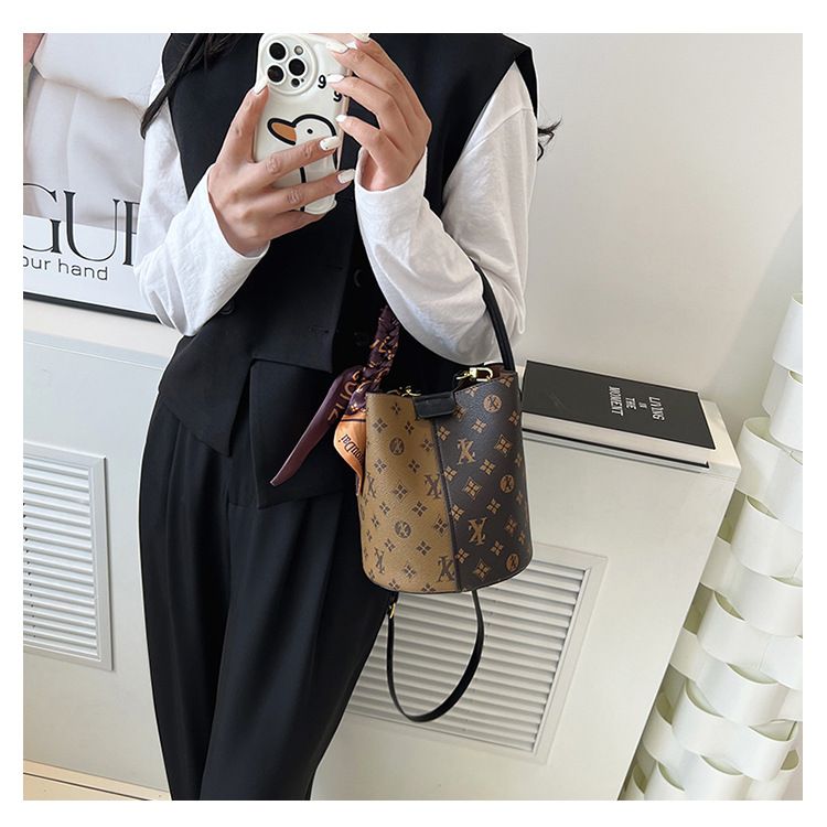 Bolsa balde estampada moderna para mulheres - Bolsa de ombro versátil e transversal com bolsa removível, acessório estiloso para o dia a dia_voghion.com