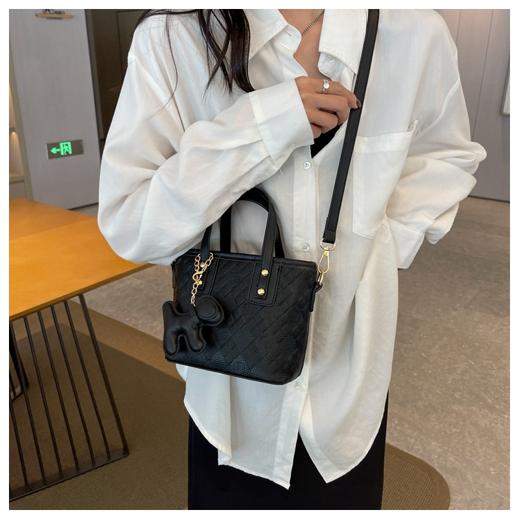 Lingge portatile da donna in coordinato con colori per piccoli gruppi nel 2023, nuova borsa a secchiello semplice e alla moda, casual e versatile_voghion.com